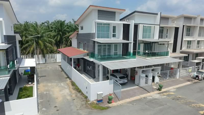2.5-storey Terraced House for Sale in Bera (Pahang) - Mohammad Azizi - Exterior - PropertyGuru.com.my