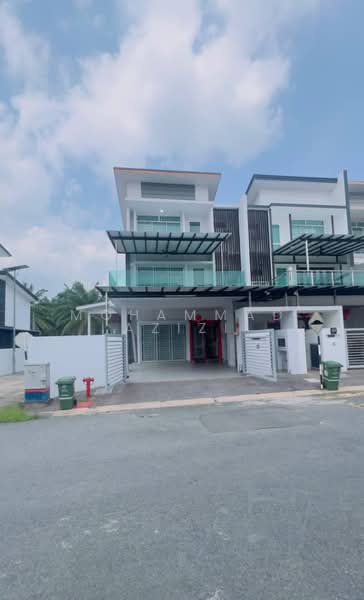 2.5-storey Terraced House for Sale in Bera (Pahang) - Mohammad Azizi - Exterior - PropertyGuru.com.my