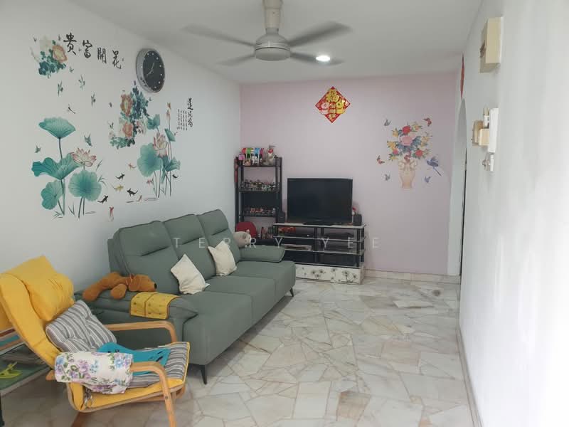 1-storey Terraced House for Sale in Seri Kembangan (Selangor) - Terry Yee - Living Room - PropertyGuru.com.my