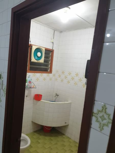 1-storey Terraced House for Sale in Seri Kembangan (Selangor) - Terry Yee - Bathroom - PropertyGuru.com.my