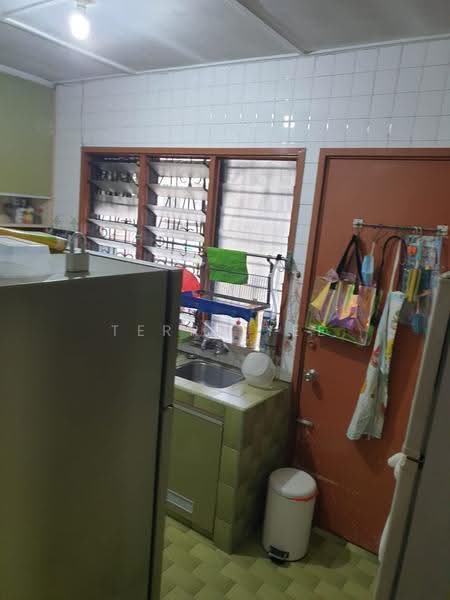 1-storey Terraced House for Sale in Seri Kembangan (Selangor) - Terry Yee - Kitchen - PropertyGuru.com.my
