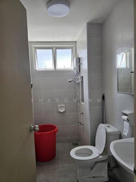 Rumah Teres 2-Tingkat untuk Dijual di Taman Mutiara Rini (Skudai) - Sharon Ng - Bathroom - PropertyGuru.com.my