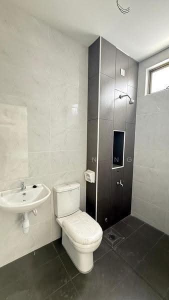 Rumah Teres 2-Tingkat untuk Dijual di Taman Mutiara Rini (Skudai) - Sharon Ng - Bathroom - PropertyGuru.com.my