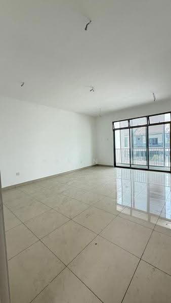 Rumah Teres 2-Tingkat untuk Dijual di Taman Mutiara Rini (Skudai) - Sharon Ng - Living Room - PropertyGuru.com.my