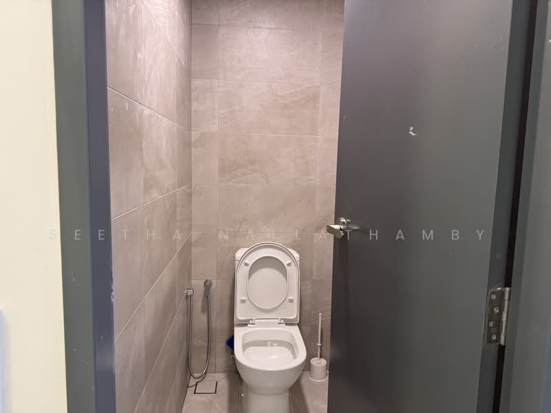 Kediaman Servis untuk Disewa di Henna Residence  @ The Quartz WM - Seetha Nallathamby - Bathroom - PropertyGuru.com.my