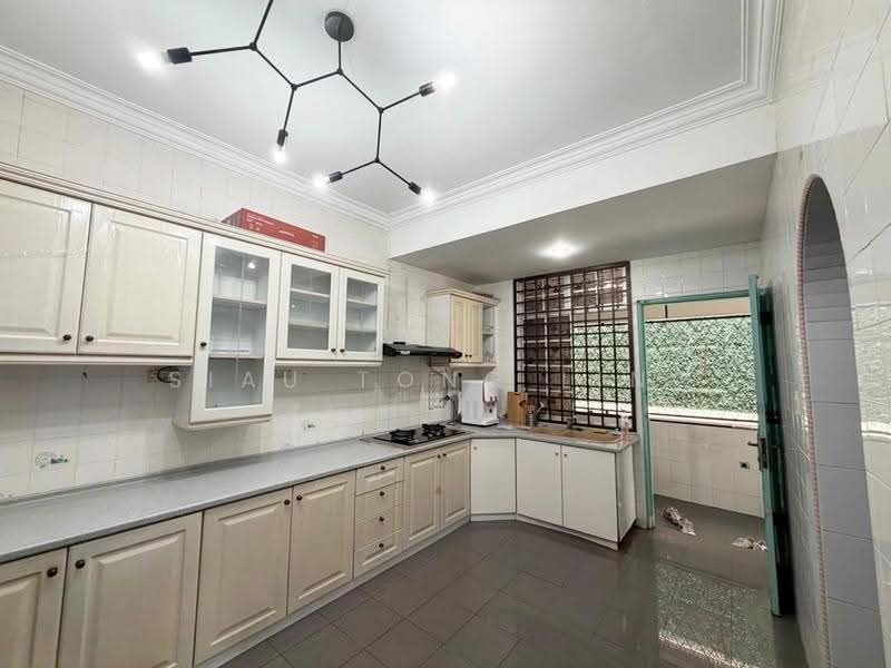 Rumah Berkembar untuk Disewa di Taman Perling (Perling) - Siau Tong Ling - Kitchen - PropertyGuru.com.my