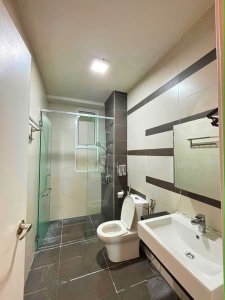 Kondominium untuk Disewa di D'Suites Akasia Horizon @ Horizon Hills - Siau Tong Ling - Bathroom - PropertyGuru.com.my