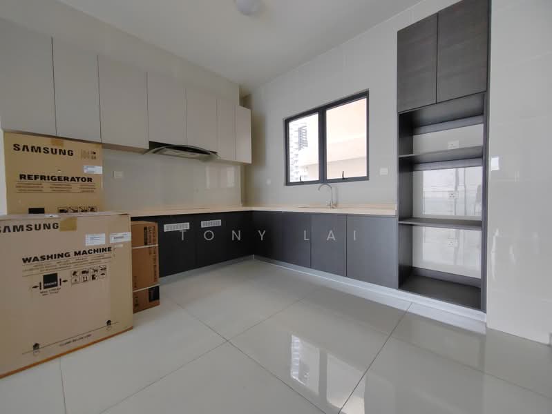 Kondominium untuk Dijual di Kings Bay @ Country Garden Danga Bay - Tony Lai - PropertyGuru.com.my
