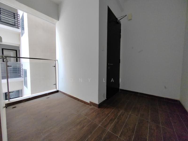 Kondominium untuk Dijual di Kings Bay @ Country Garden Danga Bay - Tony Lai - PropertyGuru.com.my