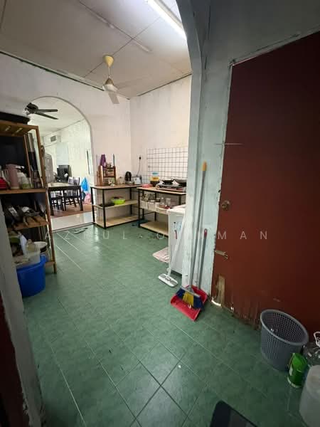 Rumah Teres 1-Tingkat untuk Dijual di Taman Panchor Jaya (Paroi) - Azrul Othman - Kitchen - PropertyGuru.com.my