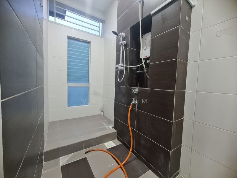 Kondominium untuk Dijual di The Seed Taman Sutera Utama - Vic Lim - Bathroom - PropertyGuru.com.my