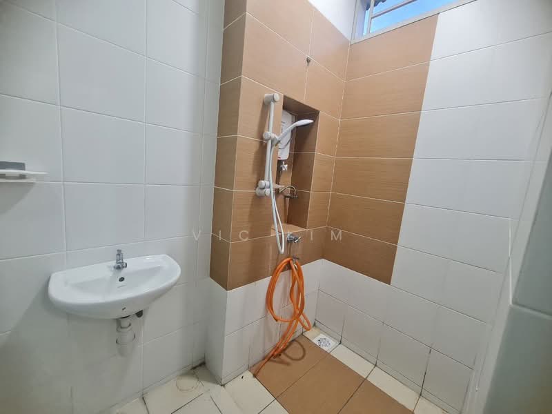 Kondominium untuk Dijual di The Seed Taman Sutera Utama - Vic Lim - Bathroom - PropertyGuru.com.my
