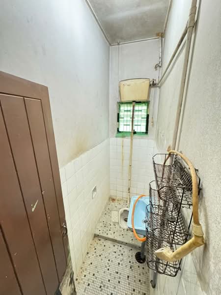 Semi-Detached House for Rent in Taman Abad (Johor Bahru) - Zoey Lee - Bathroom - PropertyGuru.com.my