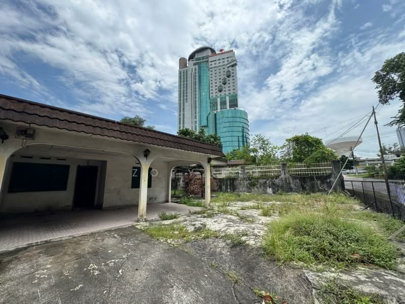 Semi-Detached House for Rent in Taman Abad (Johor Bahru) - Zoey Lee - PropertyGuru.com.my