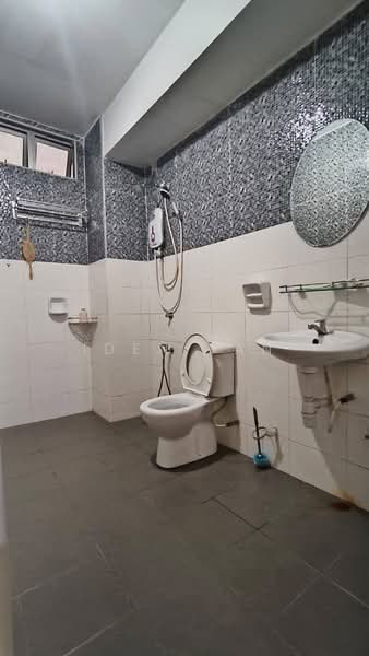 Service Residence for Sale at Tebrau City Residences - Iden Tan - Bathroom - PropertyGuru.com.my