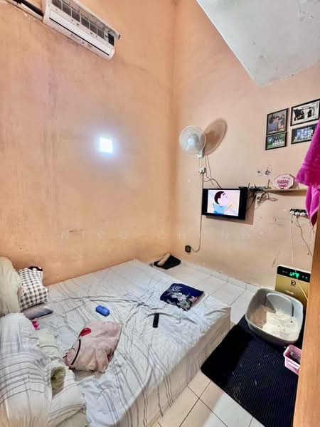 1.5-storey Terraced House for Sale in Taman Pelangi Indah (Ulu Tiram) - Nico Chong - Bedroom - PropertyGuru.com.my