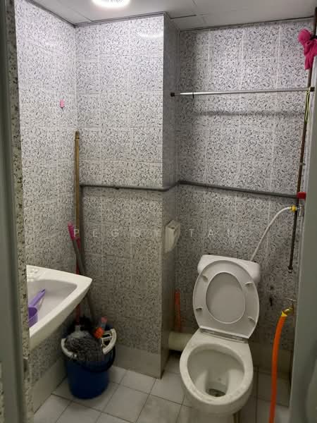 Apartment for Rent at BJ Court Apartment - Peggy Tan - Bathroom - PropertyGuru.com.my