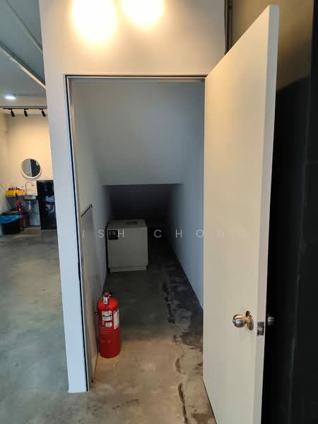 Factory for Rent in Taman Sains Selangor (Kota Damansara) - Fish Chong - Corridor - PropertyGuru.com.my