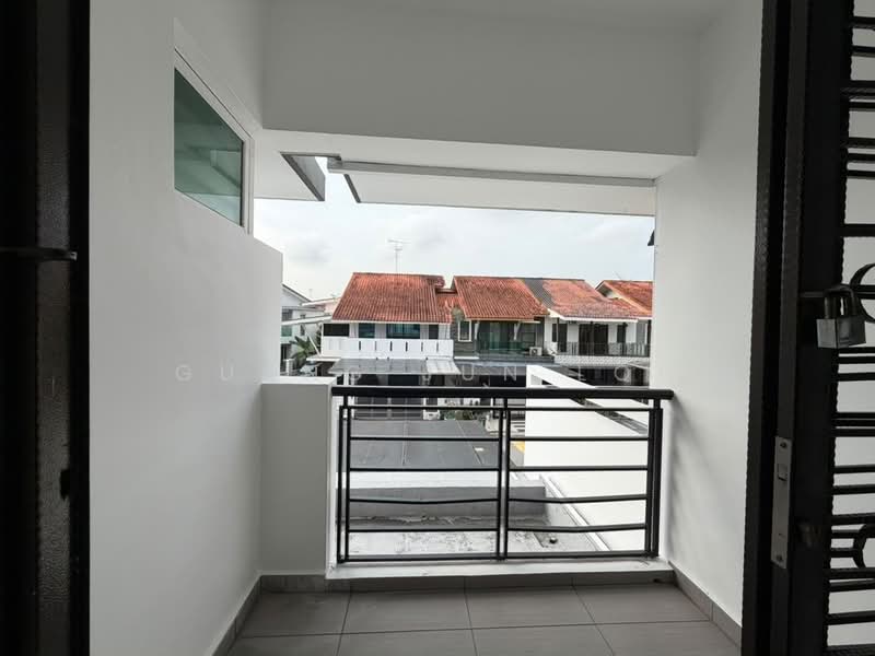 Rumah Berkembar untuk Dijual di Taman Dato Onn (Johor Bahru) - Guang Jun Loh - Balcony - PropertyGuru.com.my