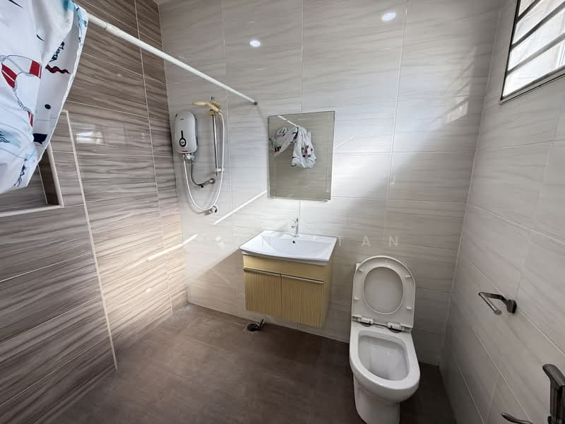 2-storey Terraced House for Sale in Taman Bukit Melaka (Bukit Baru) - Ramona Tan - Bathroom - PropertyGuru.com.my