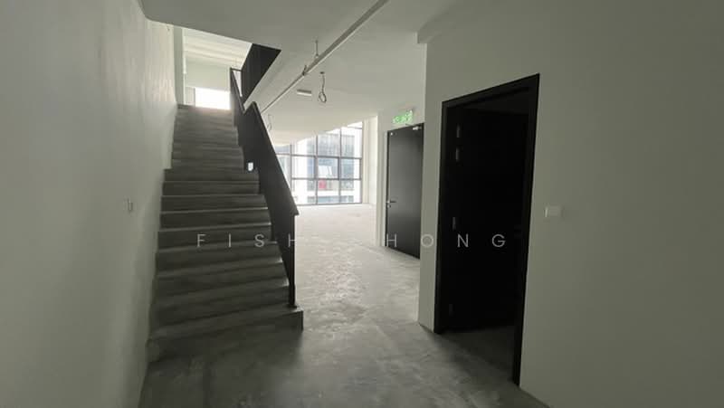 Kilang untuk Dijual di Taman Sains Selangor (Kota Damansara) - Fish Chong - Corridor - PropertyGuru.com.my