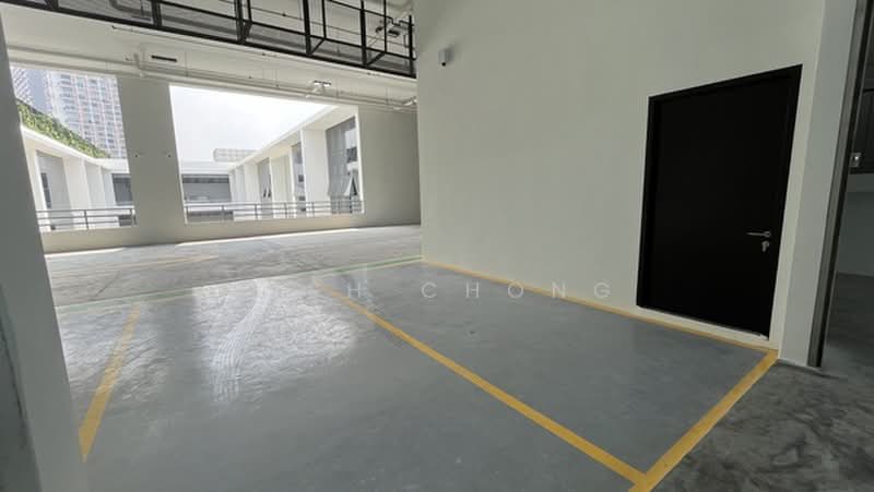 Kilang untuk Dijual di Taman Sains Selangor (Kota Damansara) - Fish Chong - Car Park - PropertyGuru.com.my