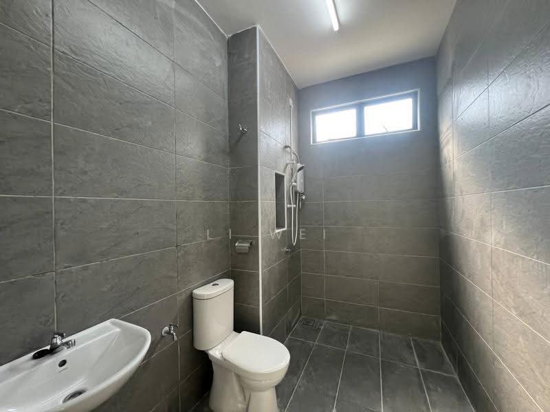 2-storey Terraced House for Rent in Taman Pulai Bestari (Skudai) - Li Wei - Bathroom - PropertyGuru.com.my