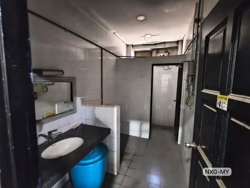 Warehouse for Rent in West Port (Pelabuhan Barat) (Port Klang (Pelabuhan Klang)) - Hao Kai Khaw - Bathroom - PropertyGuru.com.my