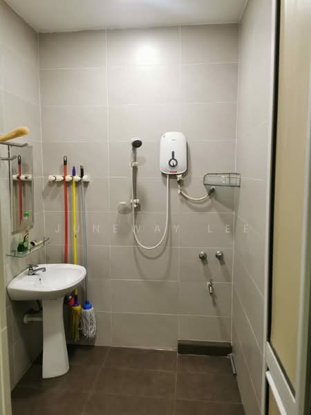2-storey Terraced House for Sale in Taman Kelana Idaman (Ara Damansara) - Juneway Lee - Bathroom - PropertyGuru.com.my