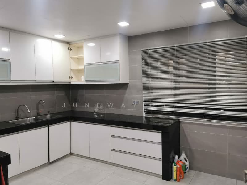 2-storey Terraced House for Sale in Taman Kelana Idaman (Ara Damansara) - Juneway Lee - Kitchen - PropertyGuru.com.my