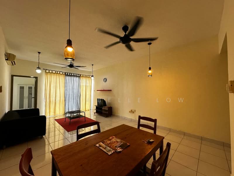 Kondominium untuk Dijual di Cyberia Crescent 2 - Roseabelle Low - Living Room - PropertyGuru.com.my