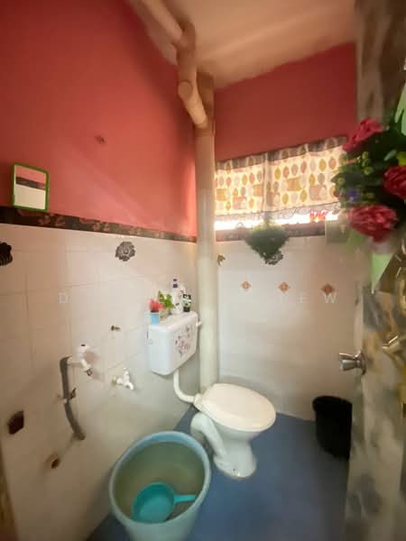 Apartment for Sale at Taman Bunga Raya, Bukit Beruntung - Dexter Chiew - Bathroom - PropertyGuru.com.my