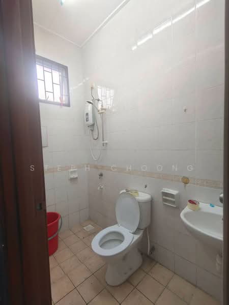 Rumah Teres 1.5-Tingkat untuk Dijual di Taman Seri Austin (Tebrau) - Steph Choong - Bathroom - PropertyGuru.com.my