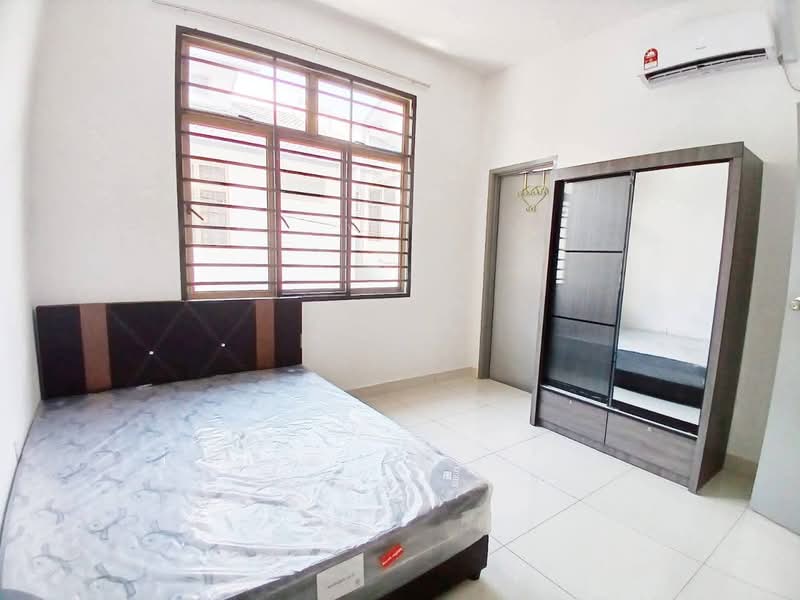 Rumah Teres 2-Tingkat untuk Disewa di Skudai (Johor) - Li Wei - Bedroom - PropertyGuru.com.my