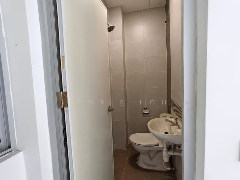 Kondominium untuk Disewa di The Seed Taman Sutera Utama - Kyoris Loh - Bathroom - PropertyGuru.com.my