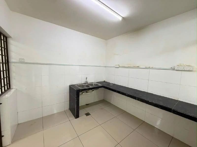 2-storey Terraced House for Sale in Bandar Uda Utama (Johor Bahru) - Ong Lih Shyan - Kitchen - PropertyGuru.com.my