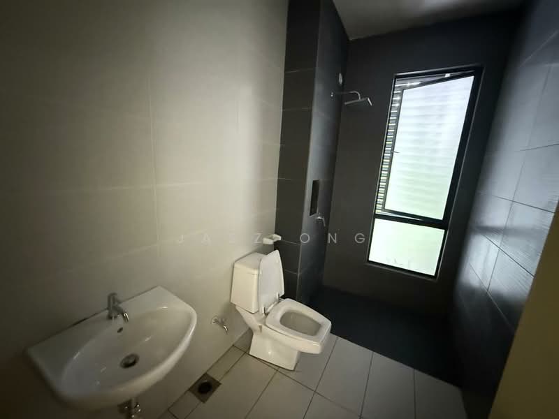Kediaman Servis untuk Dijual di Impian Senibong Residences - Jasz Ong - Bathroom - PropertyGuru.com.my