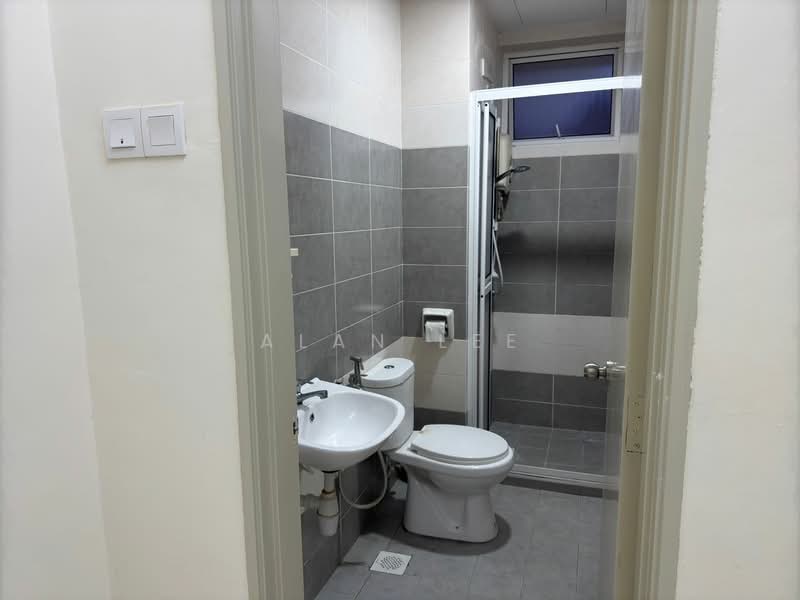 Kondominium untuk Dijual di Sg Long Residence - Alan Lee - Bathroom - PropertyGuru.com.my