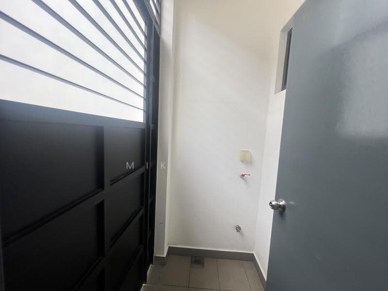 Rumah Teres 2-Tingkat untuk Disewa di Telok Panglima Garang (Selangor) - Miki You - Entrance - PropertyGuru.com.my