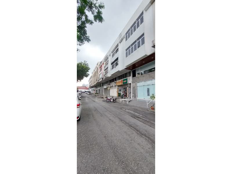 Shop for Rent in Cheras (Kuala Lumpur) - Lee Chin - Exterior - PropertyGuru.com.my
