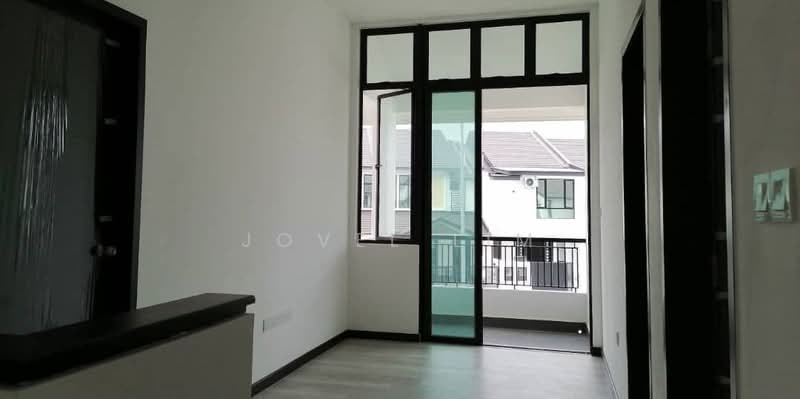 2-storey Terraced House for Sale in Bandar Tiram (Ulu Tiram) - Jovel Lim - Balcony - PropertyGuru.com.my