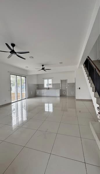 Rumah Teres 2-Tingkat untuk Disewa di Telok Panglima Garang (Selangor) - Miki You - Living Room - PropertyGuru.com.my