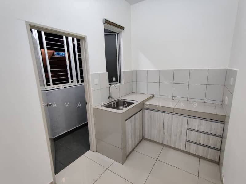 Kondominium untuk Disewa di Residensi Rampai (The Parc Tower) - Samantha Chang - Kitchen - PropertyGuru.com.my
