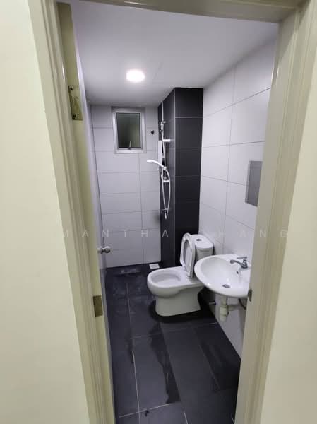 Kondominium untuk Disewa di Residensi Rampai (The Parc Tower) - Samantha Chang - Bathroom - PropertyGuru.com.my