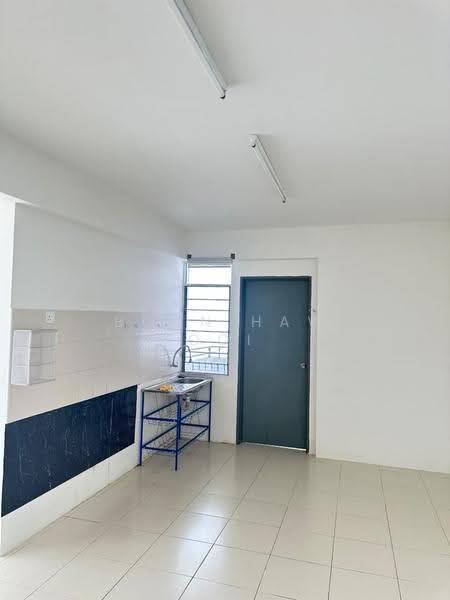 Pangsapuri untuk Disewa di Pangsapuri Suria 1 Batu Kawan - Boon Haw Ooi - Kitchen - PropertyGuru.com.my