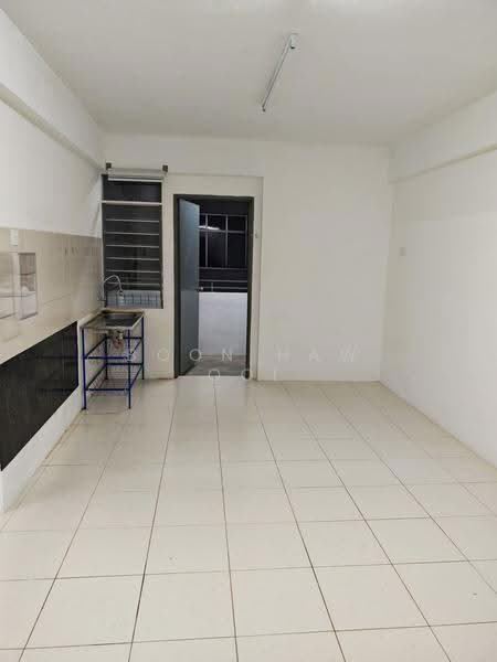 Apartment for Rent at Pangsapuri Suria 1 Batu Kawan - Boon Haw Ooi - Kitchen - PropertyGuru.com.my