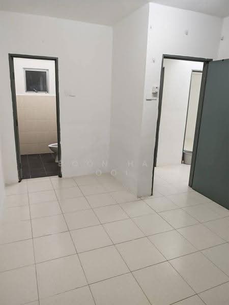 Apartment for Rent at Pangsapuri Suria 1 Batu Kawan - Boon Haw Ooi - Bathroom - PropertyGuru.com.my