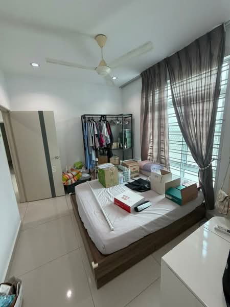 Rumah Kluster untuk Dijual di Taman Kempas Indah (Tebrau) - Sharon Ng - Bedroom - PropertyGuru.com.my