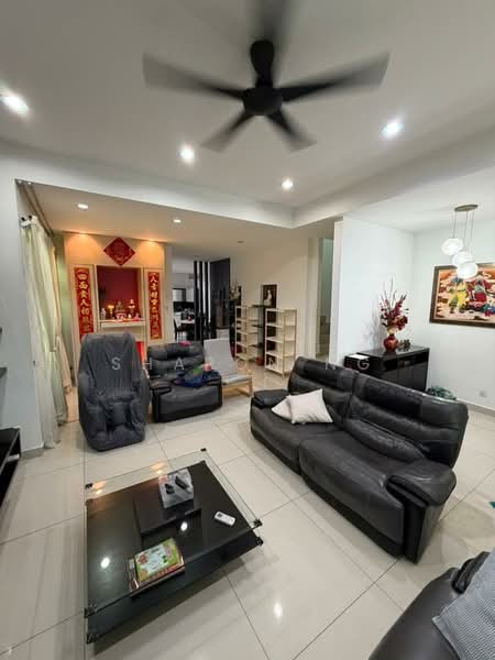 Rumah Kluster untuk Dijual di Taman Kempas Indah (Tebrau) - Sharon Ng - Living Room - PropertyGuru.com.my