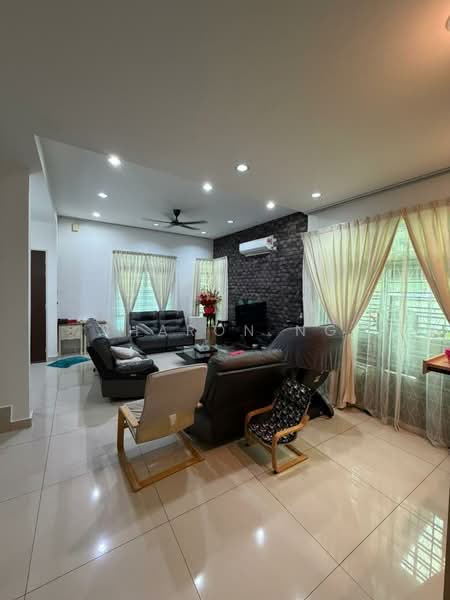 Rumah Kluster untuk Dijual di Taman Kempas Indah (Tebrau) - Sharon Ng - Living Room - PropertyGuru.com.my
